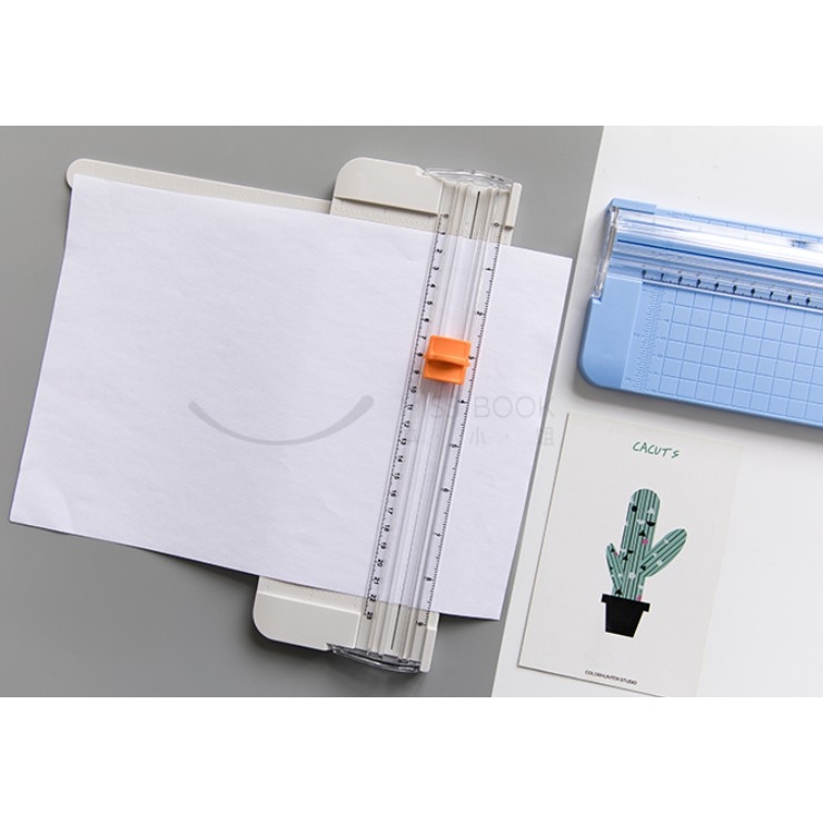 Bàn cắt giấy mini khổ A4 - 28 cm tiện lợi.