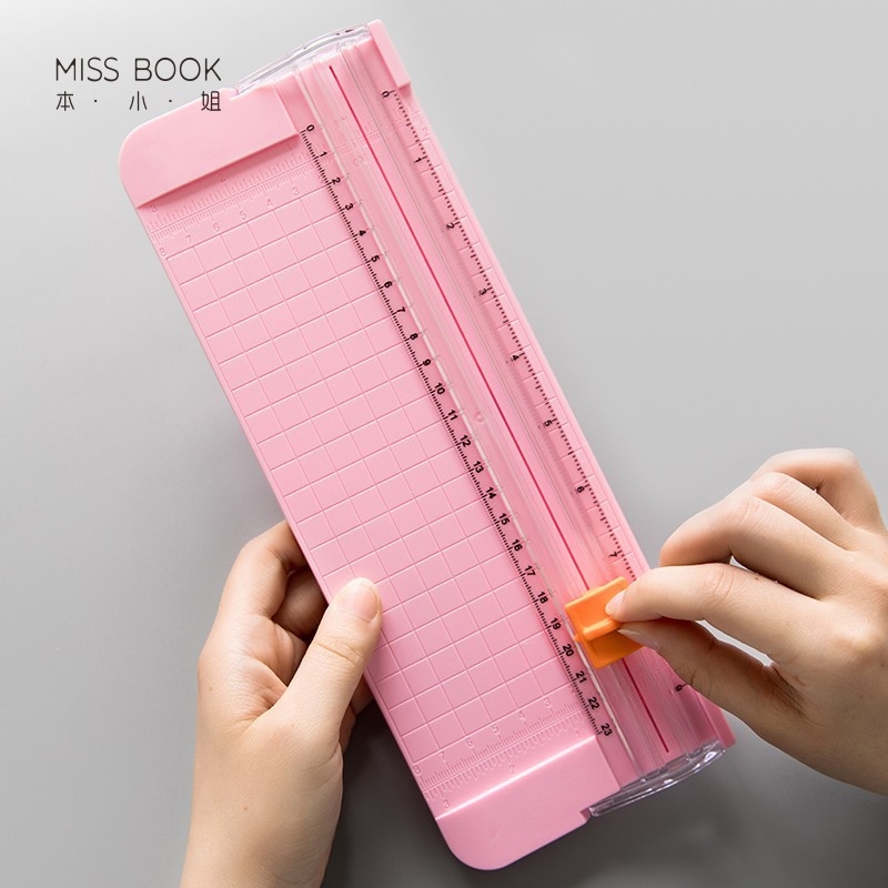 Bàn cắt giấy mini khổ A4 - 28 cm tiện lợi.