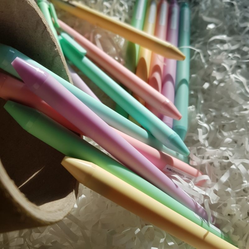 Bút gel Kaco Pastel cây lẻ mực đen ngòi 0,5mm.