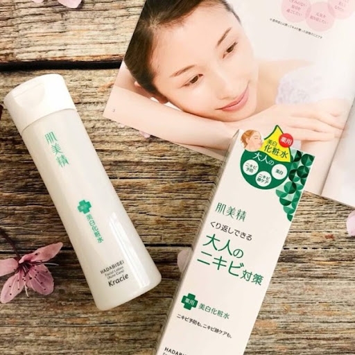 Kracie - Nước Hoa Hồng Trị Mụn Trắng Da Kracie 200ml