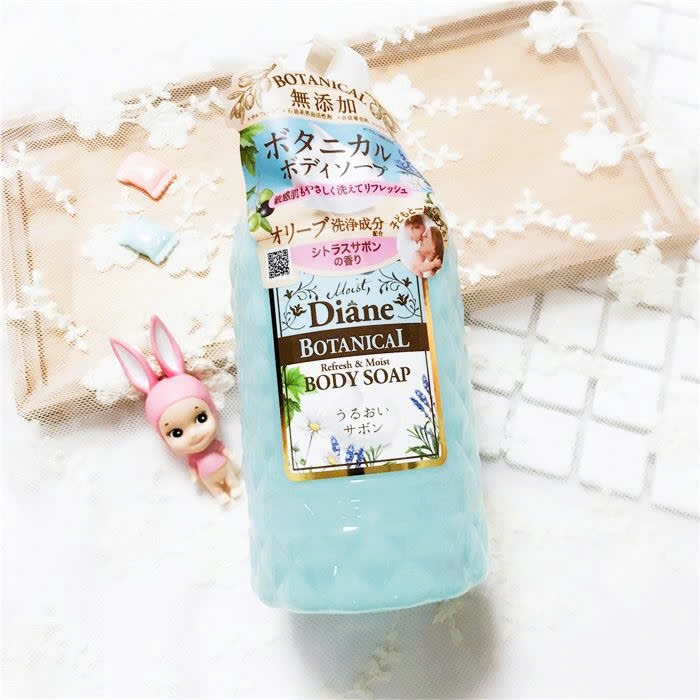 Moist Diane - Sữa Tắm Tinh Dầu Moist Diane Botanical Refresh & Moist Body Soap Hương Bạc Hà 500ml