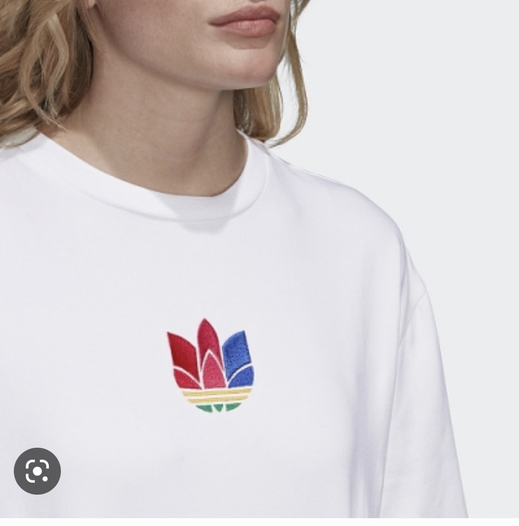 Áo phông adidas GD2235