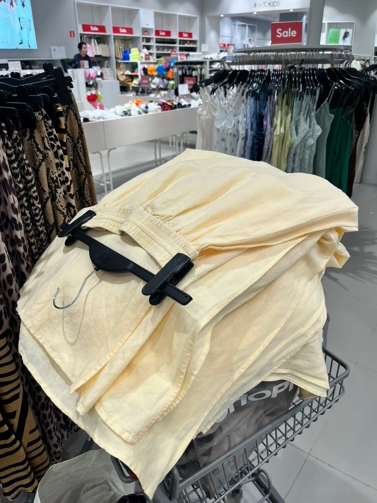 Chân váy xẻ tà line 0976452