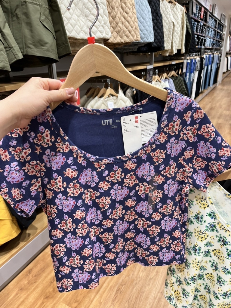 Aó phông croptop hoa nhí uni 451814/ 449352