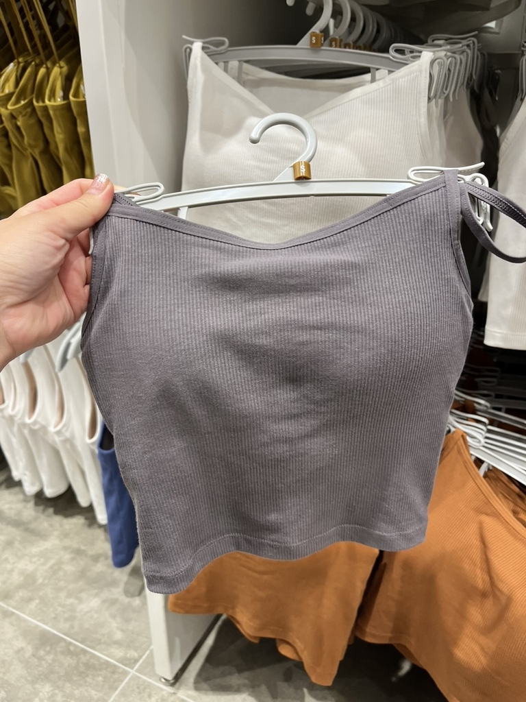 Áo bra crop top Gu 347135