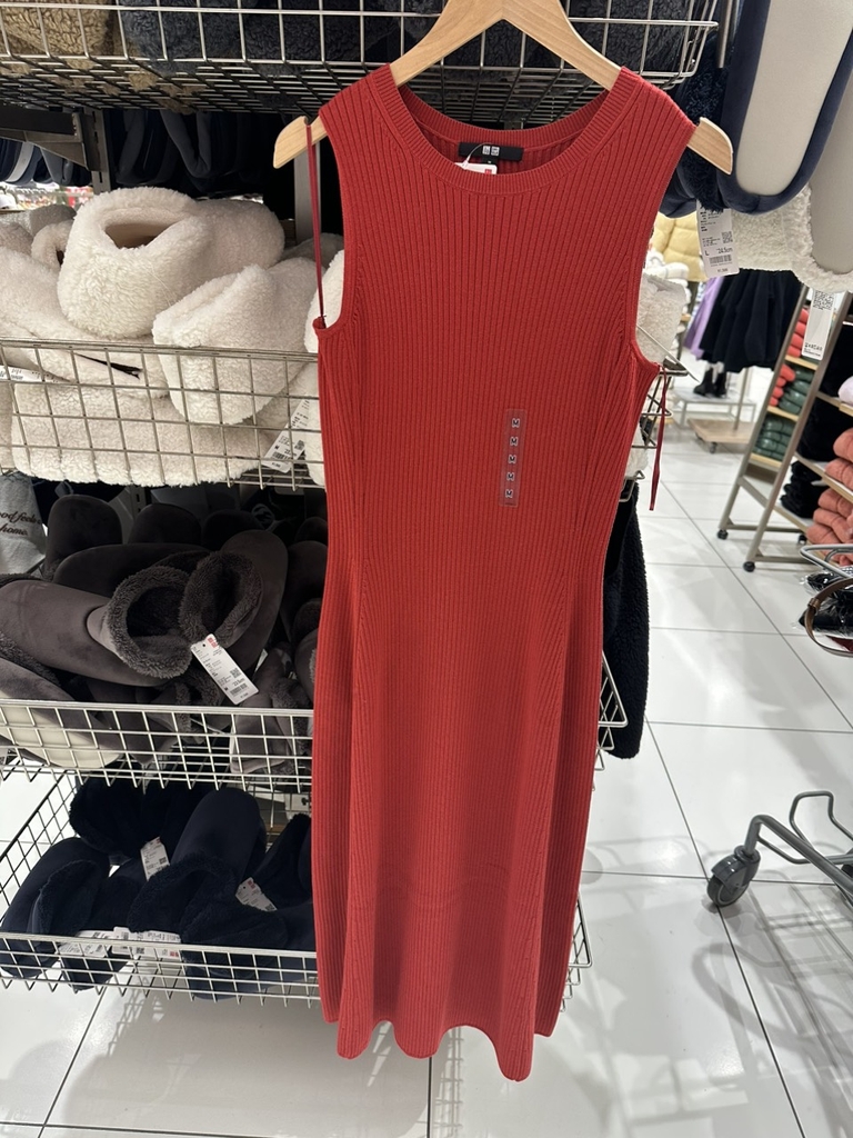 460601 váy len sát nách