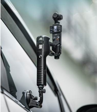 Tay cầm hấp thụ lực Osmo Pocket 3 giúp ổn định hình ảnh kiêm khung bảo vệ