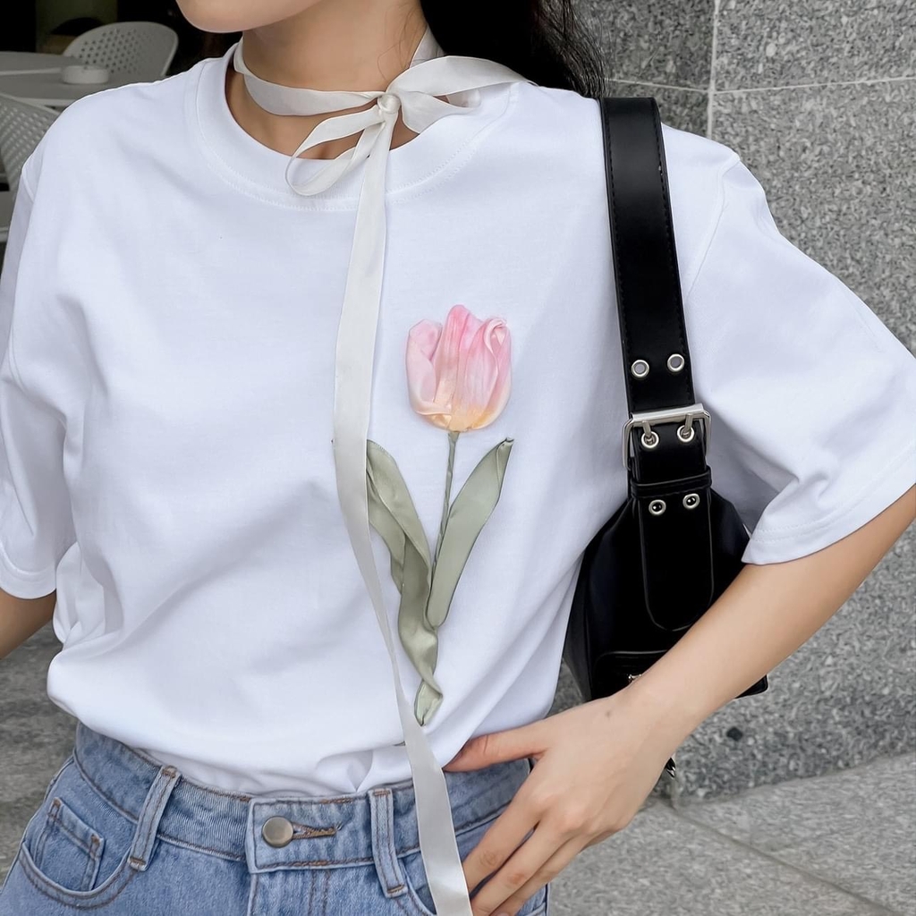 Áo Thun Thêu Ruy Băng Thủ Công - Hoa Tulip Hồng Tô Màu Nước
