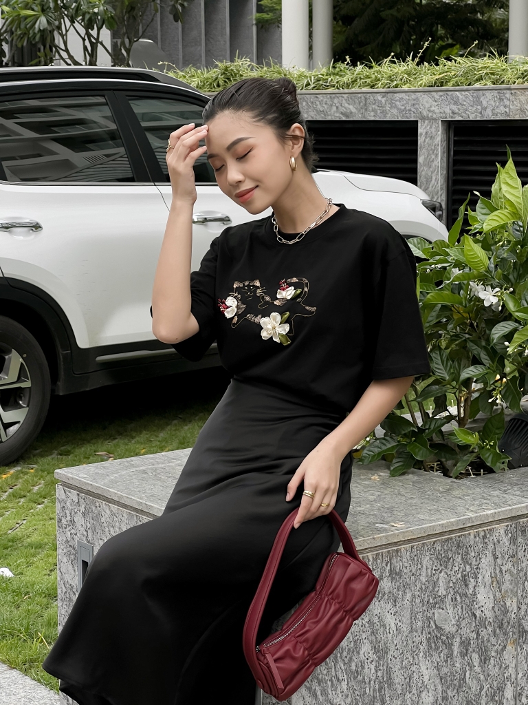 Áo Thun Thêu Ruy Băng Thủ Công - Mèo Vinh Hoa