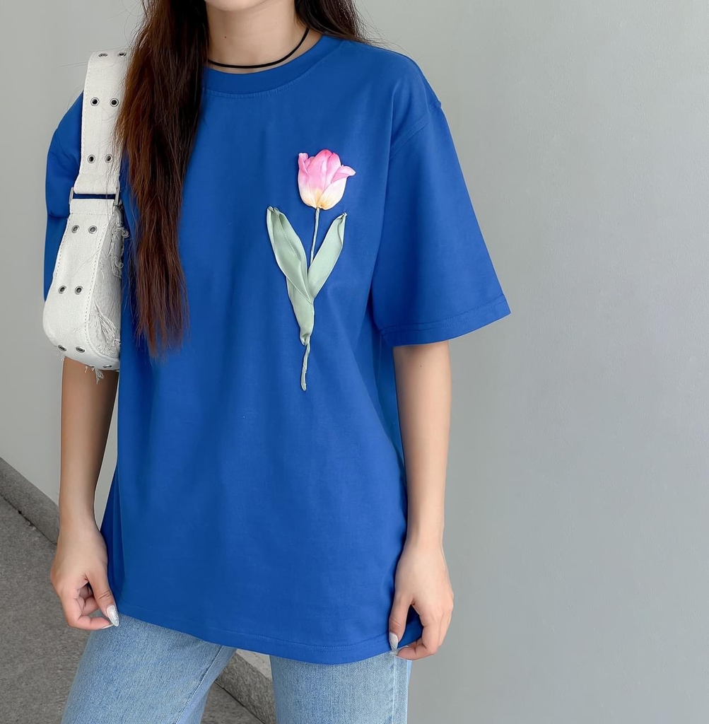 Áo Thun Thêu Ruy Băng Thủ Công - Hoa Tulip Hồng Tô Màu Nước
