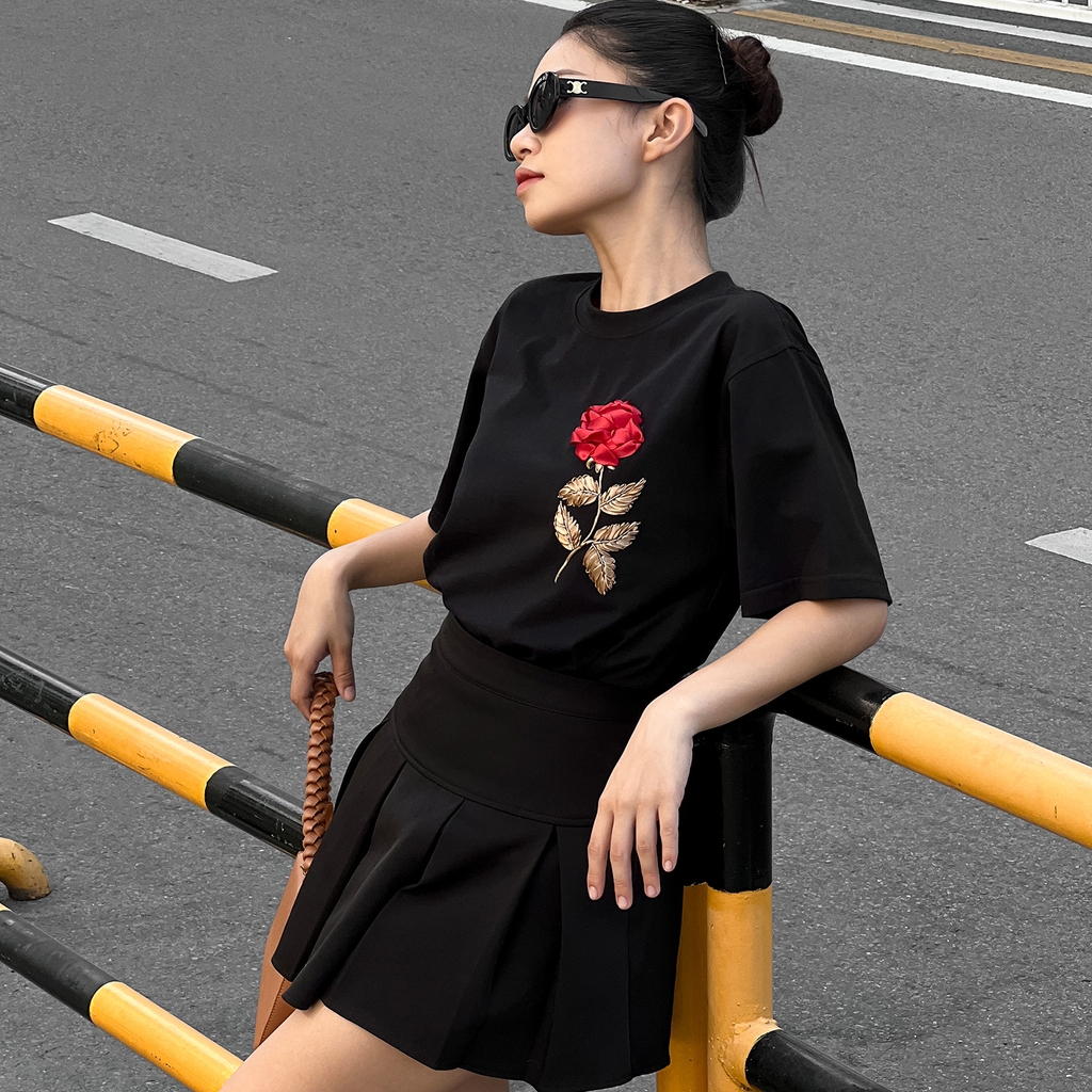 Áo Thun Thêu Ruy Băng Thủ Công - Hoa Hồng