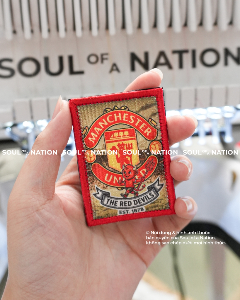 Patch thêu nhuộm màu chỉ hình chữ nhật Câu Lạc Bộ Bóng Đá theo yêu cầu