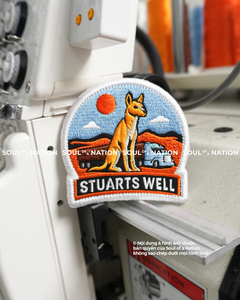 Patch thêu hình ôm viền STUARTS WELL theo yêu cầu