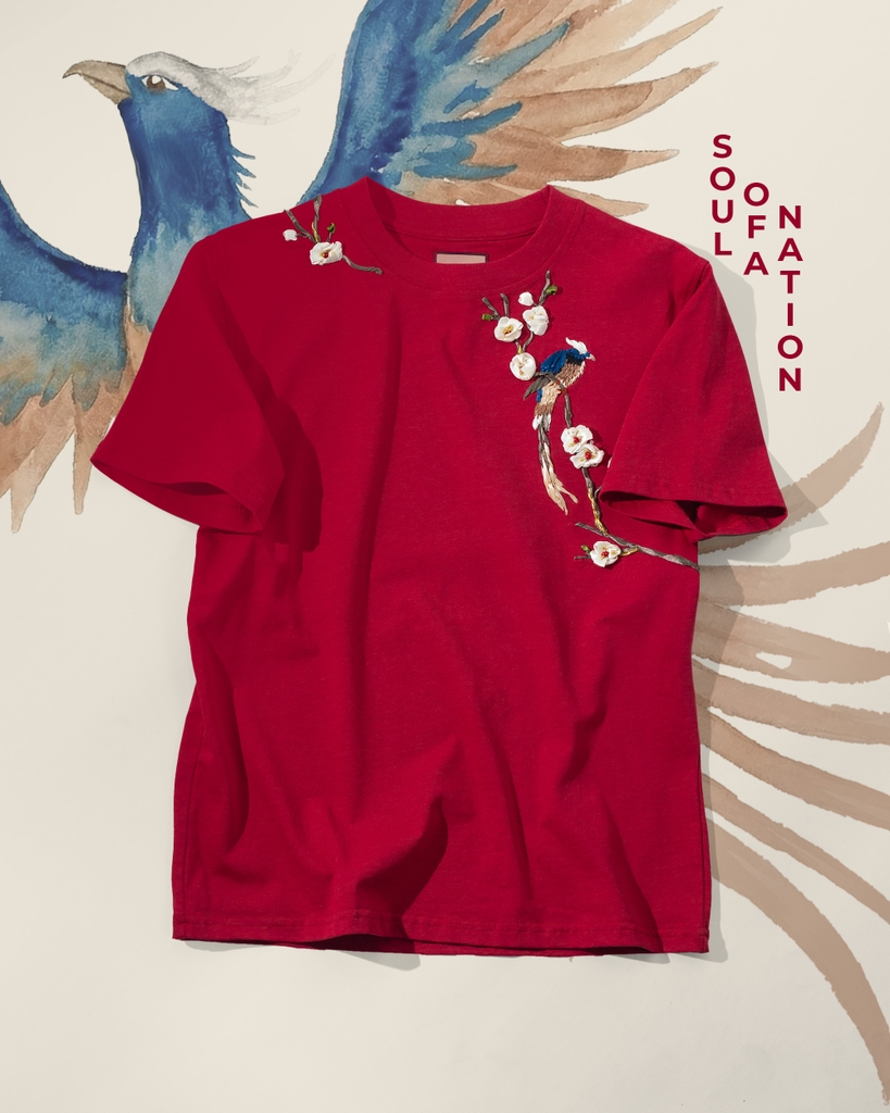 Áo Thun Thêu Ruy Băng Thủ Công - Vương Điểu Thưởng Mai