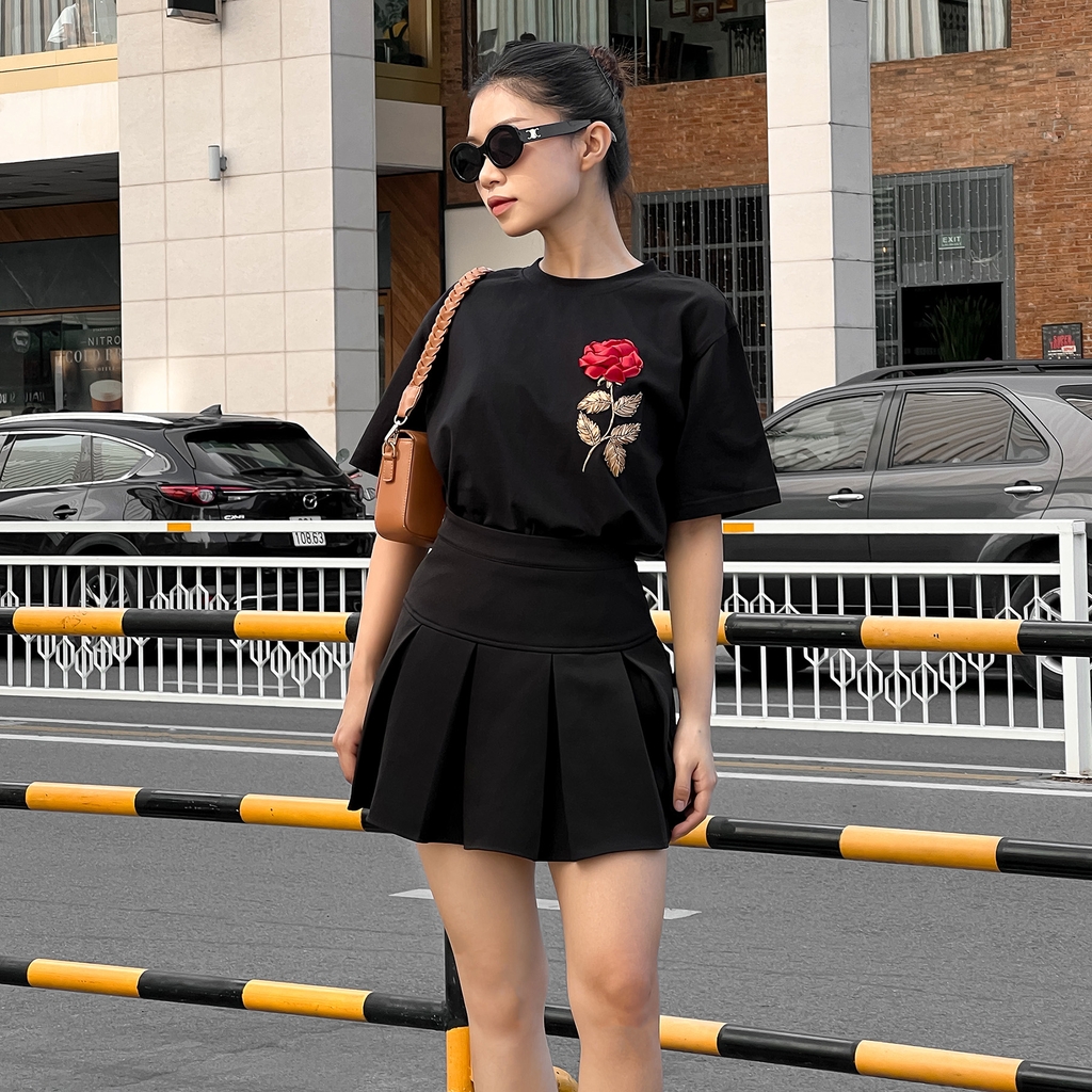 Áo Thun Thêu Ruy Băng Thủ Công - Hoa Hồng