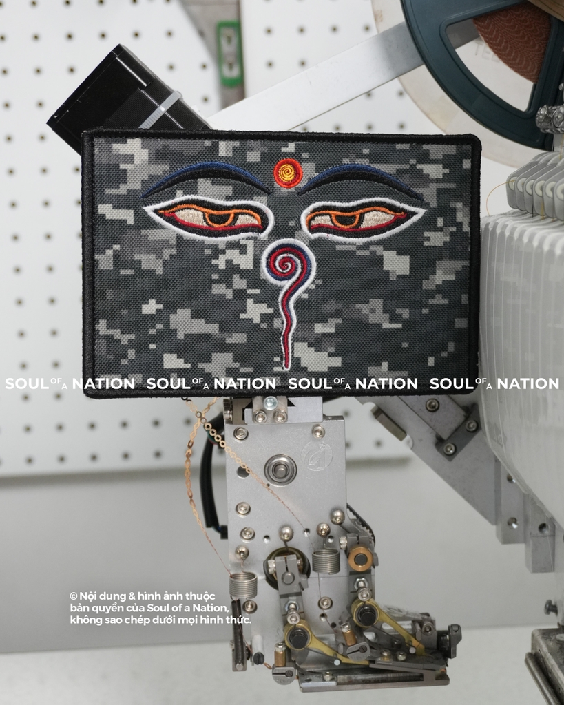 Patch thêu hình chữ nhật Đôi mắt Camo theo yêu cầu
