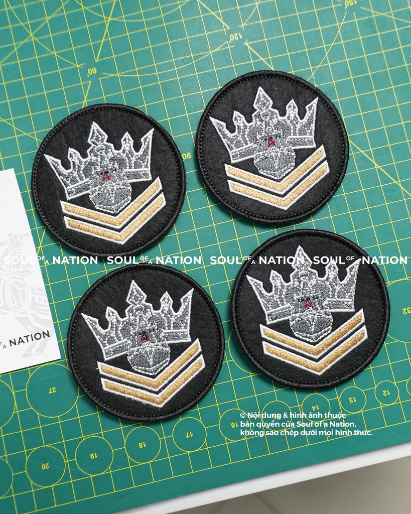 Patch thêu hình ôm viền Vương Miện theo yêu cầu