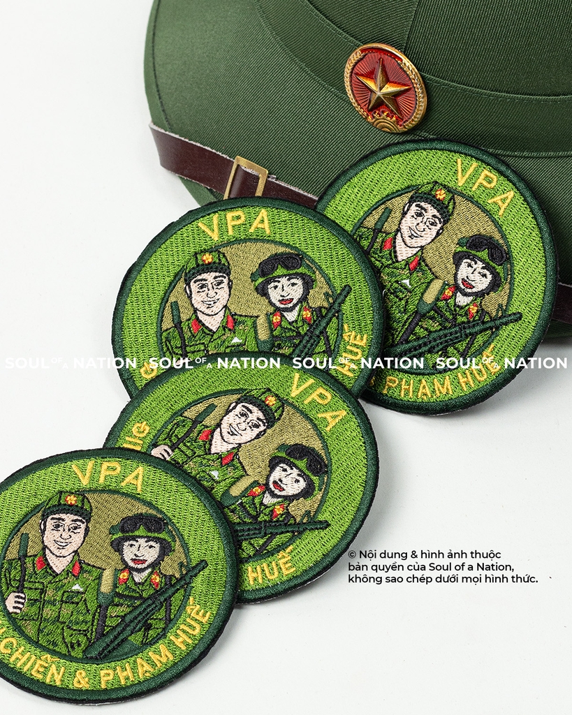Patch thêu hình tròn Hai Người Lính theo yêu cầu