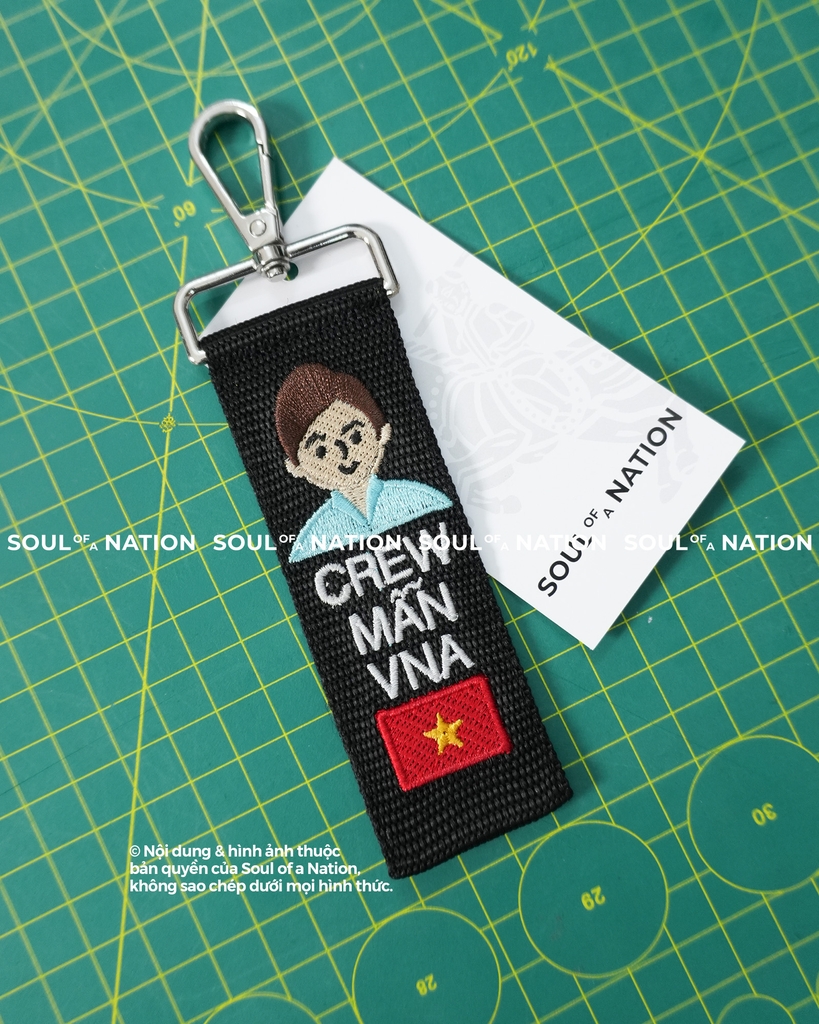 Móc khóa thêu hình chữ nhật Crew Mẫn VNA theo yêu cầu