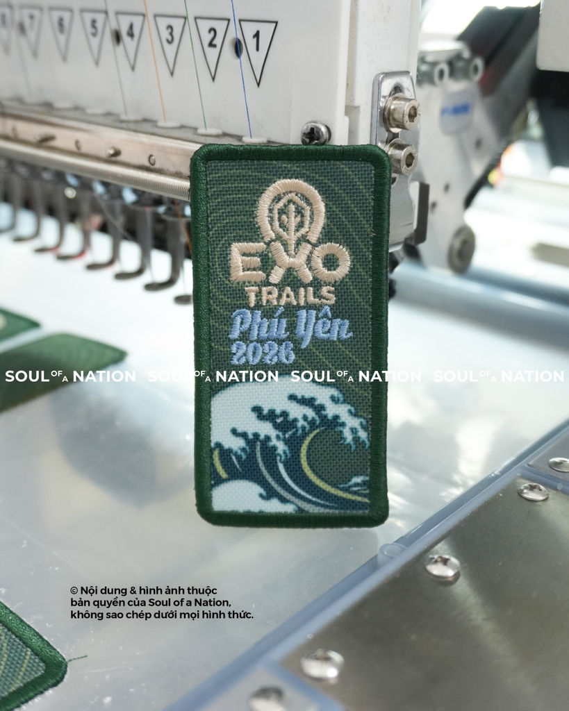 Patch thêu hình chữ nhật EXO TRAILS theo yêu cầu