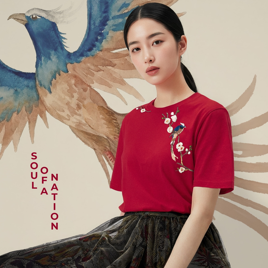 Áo Thun Thêu Ruy Băng Thủ Công - Vương Điểu Thưởng Mai