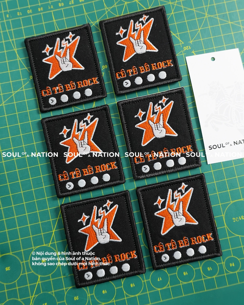Patch thêu hình ôm viền CÊ TÊ BÊ ROCK theo yêu cầu