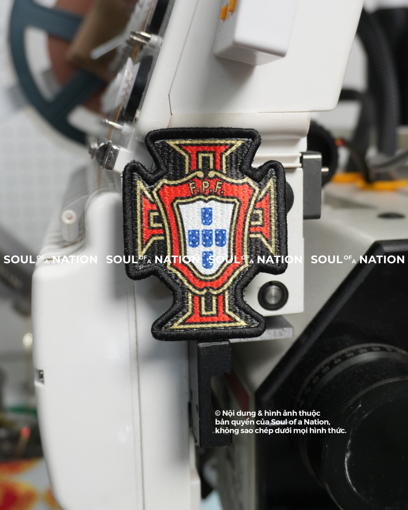 Patch thêu hình ôm viền Logo Đội bóng Bồ Đào Nha theo yêu cầu