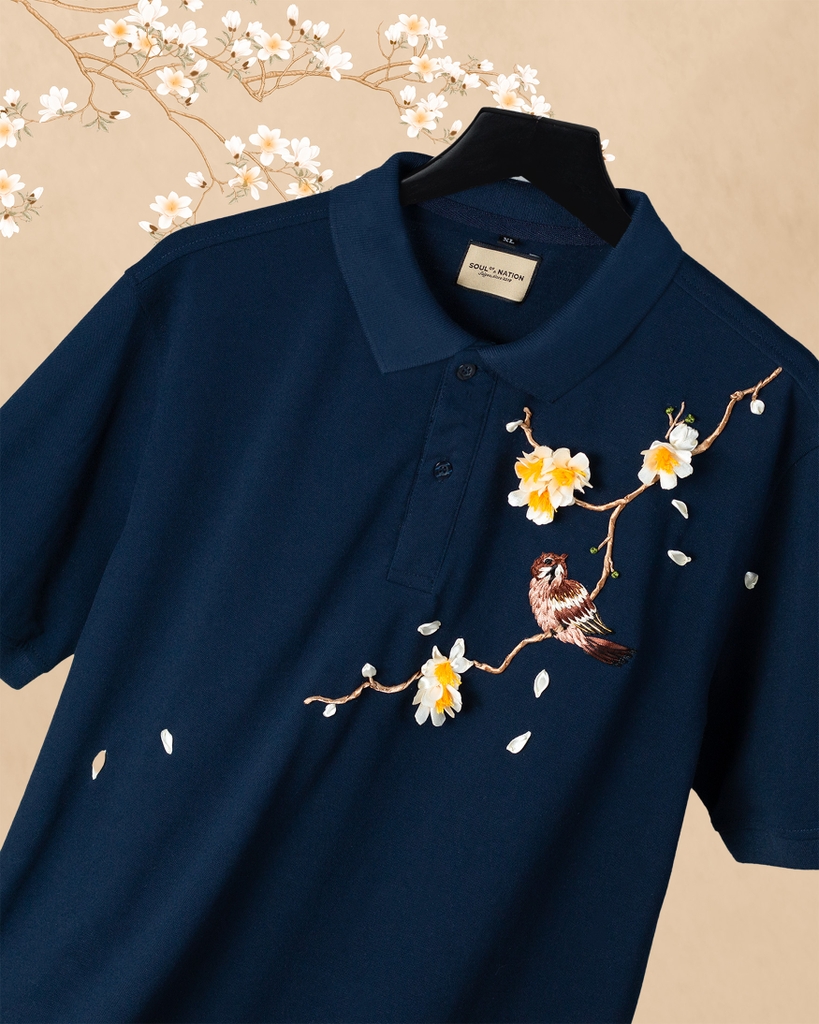 Áo Polo Thêu Ruy Băng Thủ Công - Chim Sẻ Nhành Mai 2025