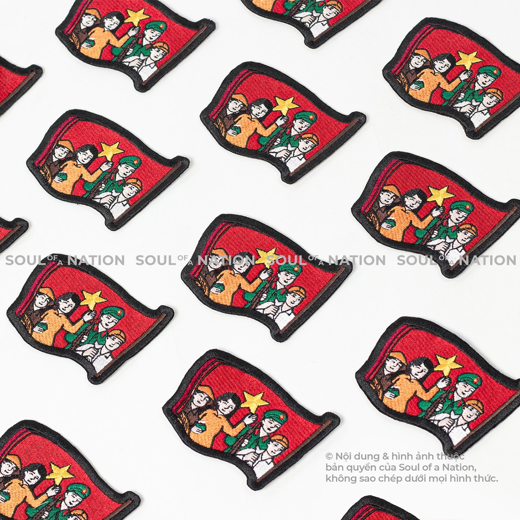 Patch thêu hình ôm viền Tranh Cổ Động theo yêu cầu
