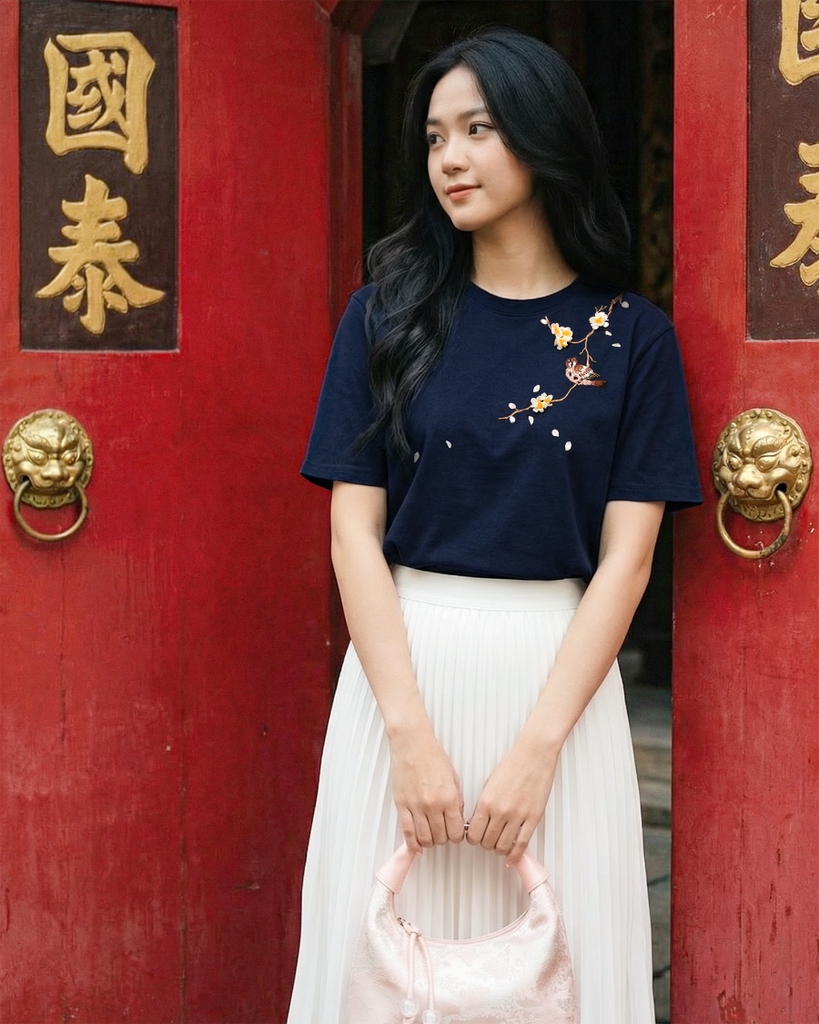 Áo Thun Thêu Ruy Băng Thủ Công - Chim Sẻ Nhành Mai 2025