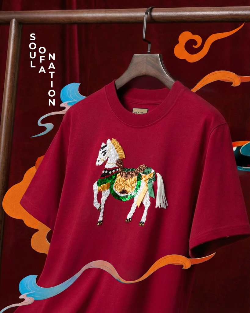 Áo Thun Thêu Ruy Băng Thủ Công - Bạch Mã Đông Hồ