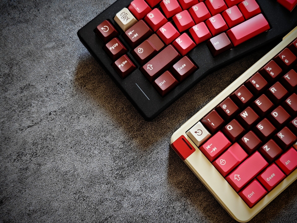 Aifei Red Velvet Cake keycap set