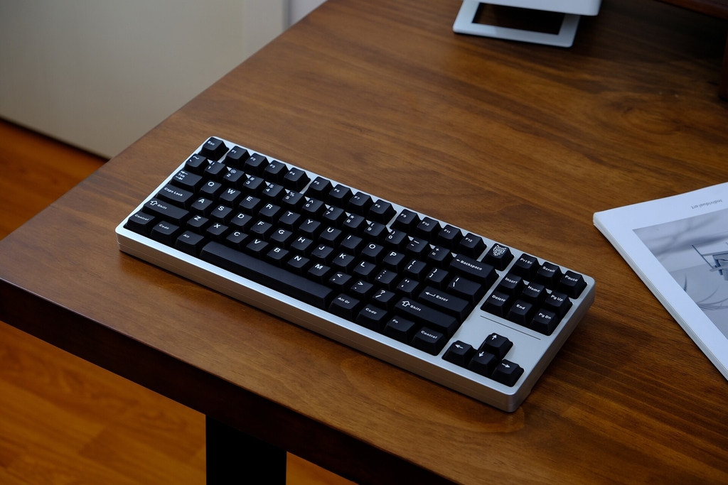 Bộ keycap Aifei WoB Semi-transparent (Cherry Profile / ABS Double-shot)