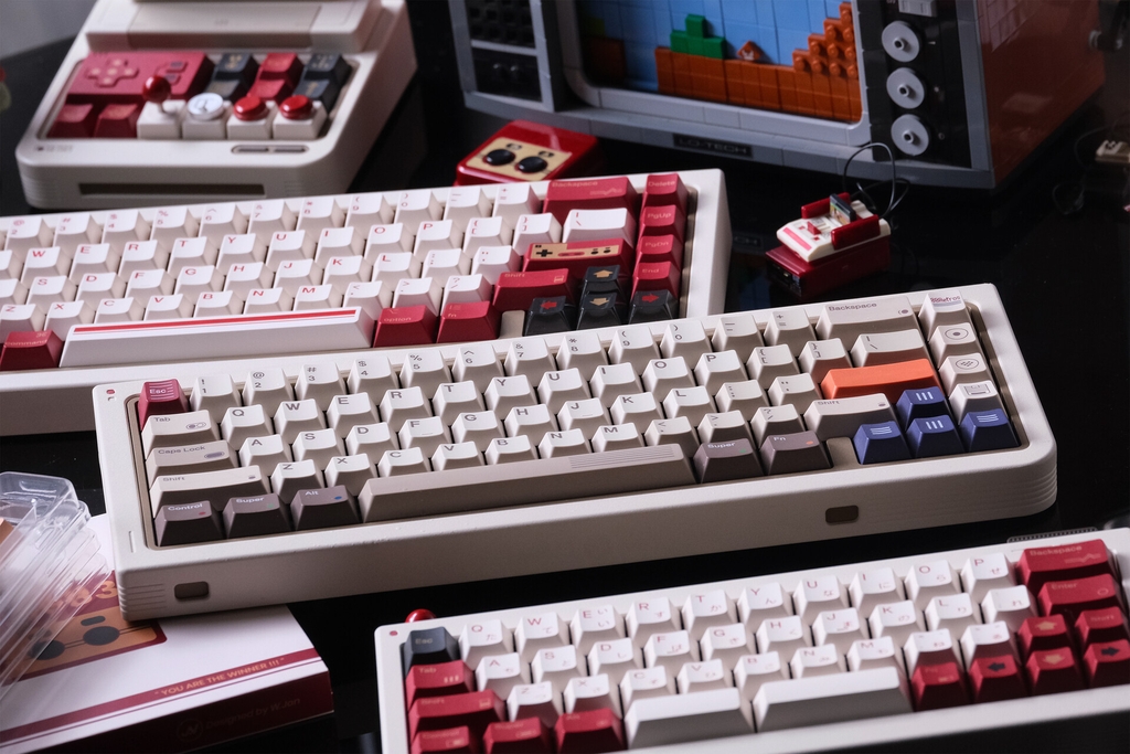 Bộ keycap 80Retros FC1983 (Cherry profile / PBT Ink-Printing + ABS Double-Shot)