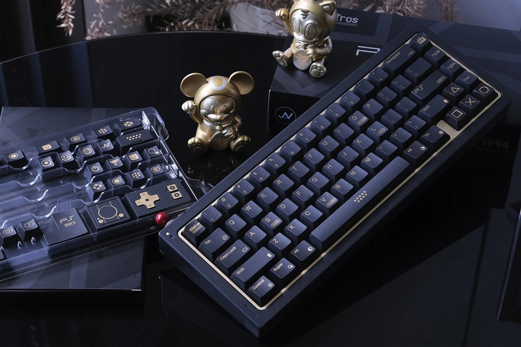 [Pre-order] 80Retros PS 1994 Black & Gold keycap set
