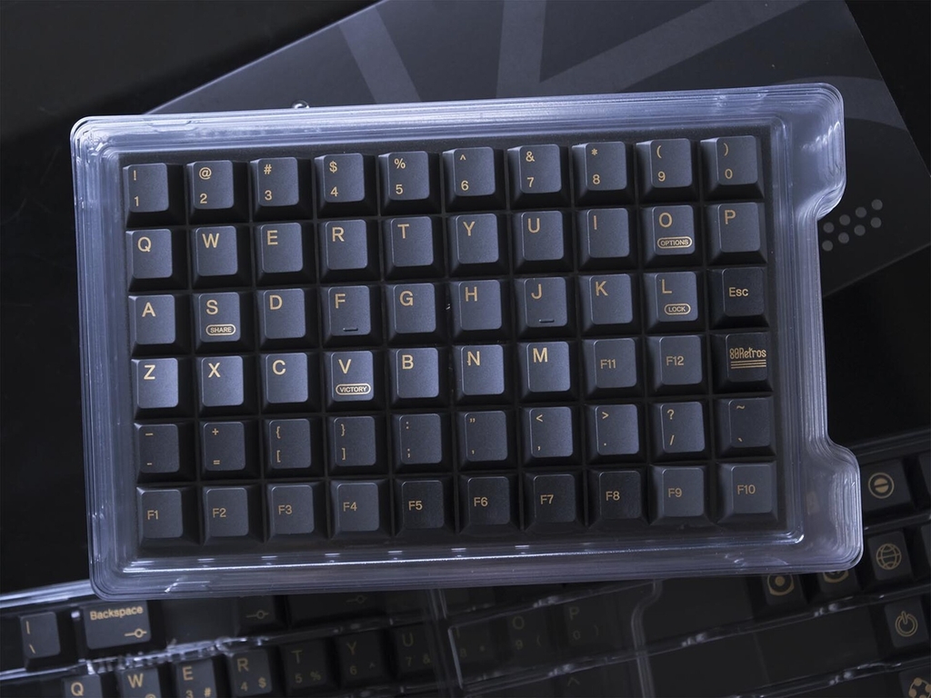 [Pre-order] 80Retros PS 1994 Black & Gold keycap set