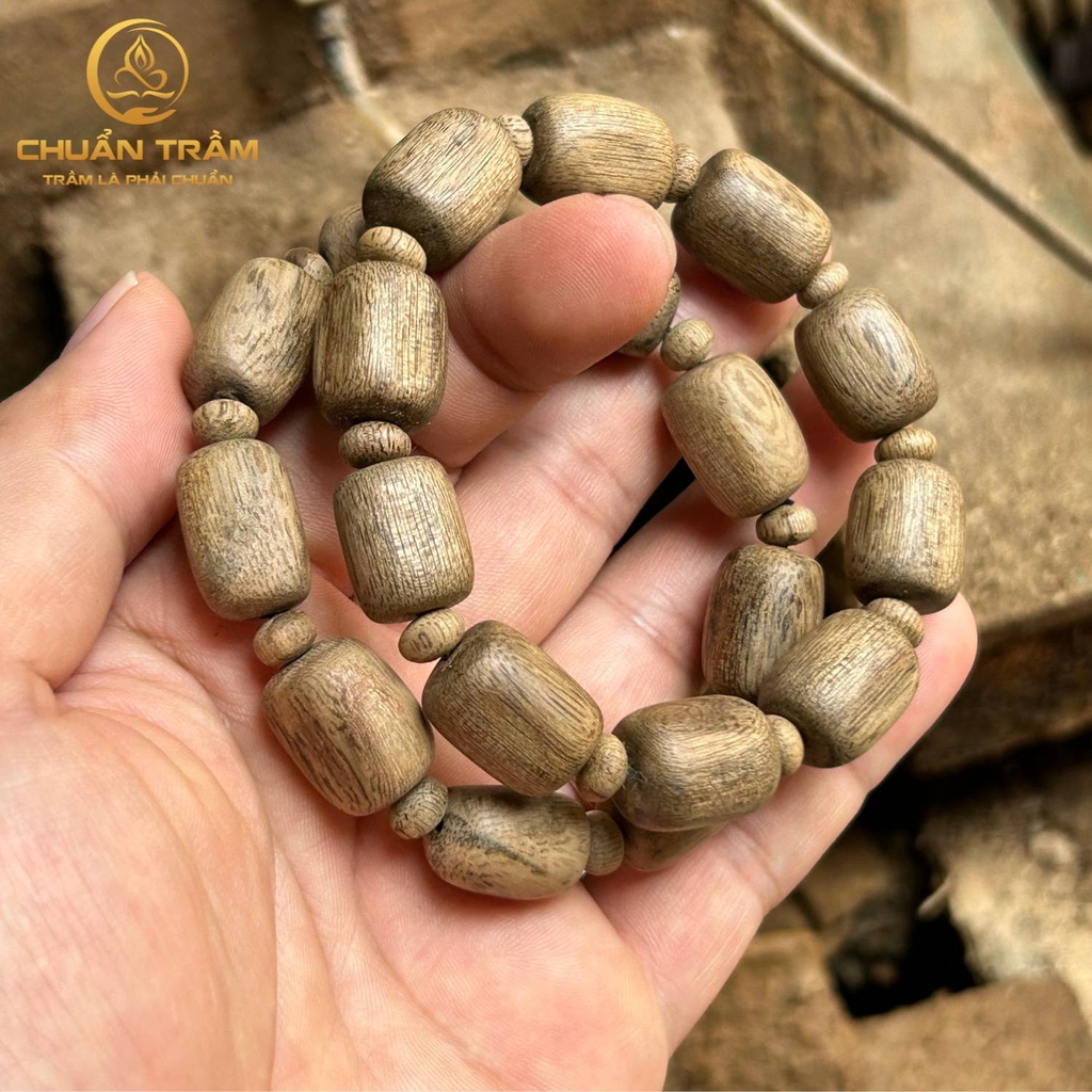 Vòng tay trầm hương banh đỏ kiểu thô - Chuẩn Trầm