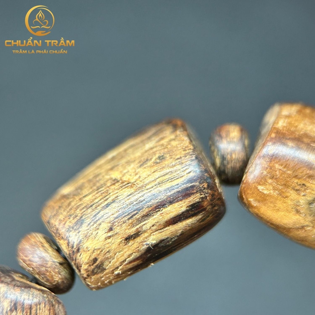 Vòng tay trầm hương cận chìm Indo 9,9g - chuẩn trầm