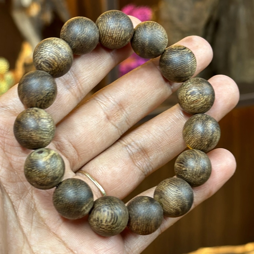 Vòng tay trầm hương Pusat cao cấp  - chuẩn trầm