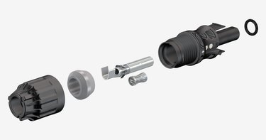 Giắc cắm dây DC MC4 Staubli 1500V chuẩn mới theo máy