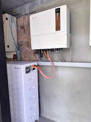 Biến tần Inverter dùng trong hệ thống điện mặt trời, công suất 15KW, 3 pha, hiệu Solis, (Áp cao, LED) Model: S6-EH3P15K-H