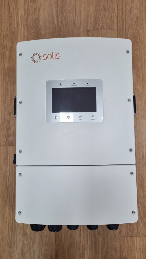 Biến tần Inverter (nghịch lưu) dùng trong hệ thống điện mặt trời, Công suất 8KW, 3 pha, hiệu Solis (màn hình LCD) Model: S6-EH3P8K02-NV-YD-L