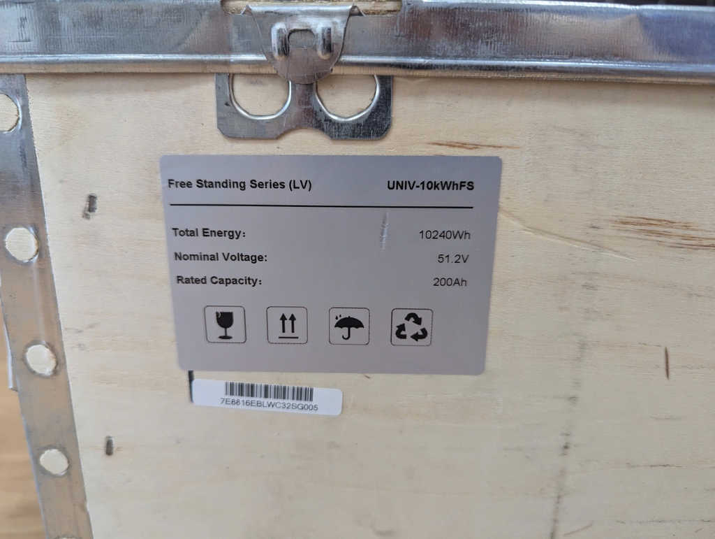 Pin lưu trữ Lithium-ion Easyway treo tường 10KWh bảo hành 10 năm UNIV-10KWhFs