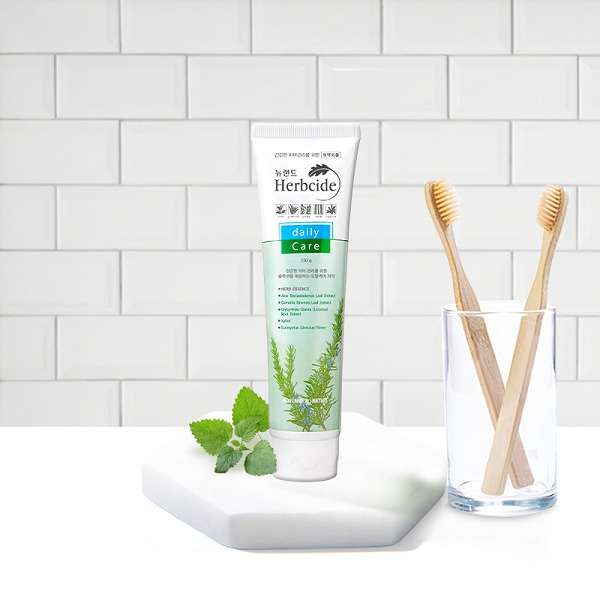 Kem đánh răng Newland Herbcide Toothpaste