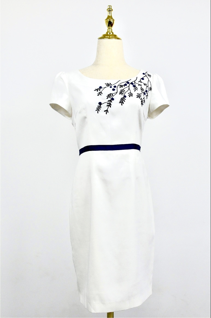 Eva De Eva - Váy trắng thêu hoa