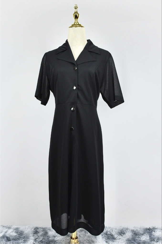 Váy dáng dài cổ vest