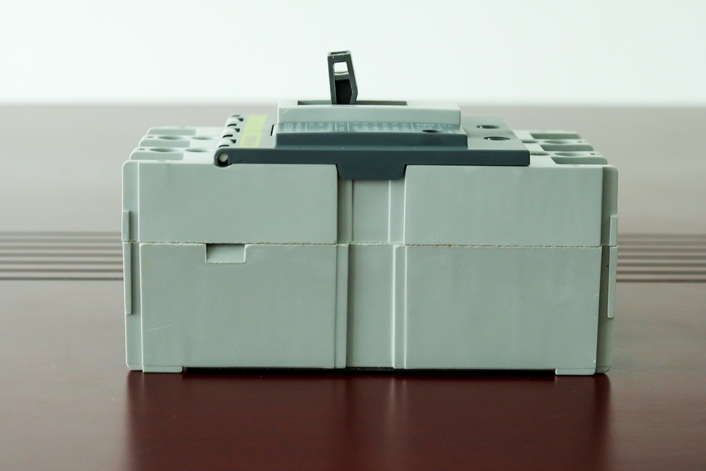 CB 3P60 (14KA)