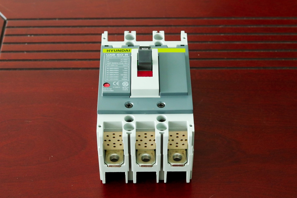 CB 3P60 (14KA)