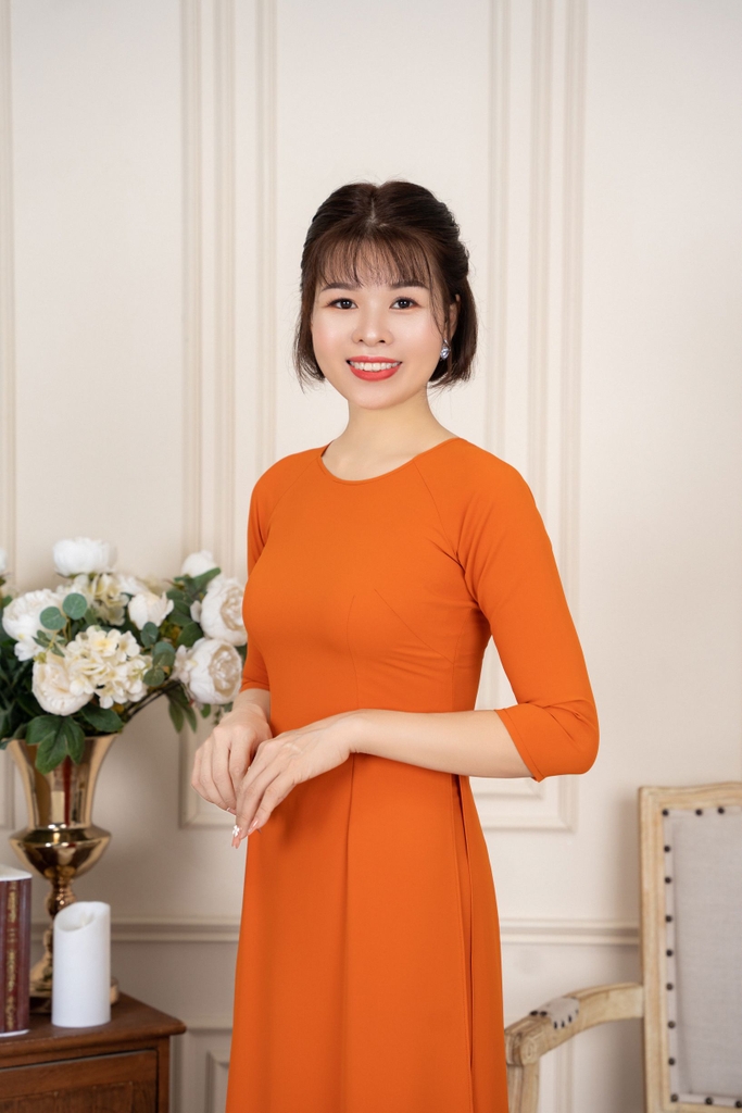 Áo dài trơn cổ tròn vải lụa Hồng Ngọc