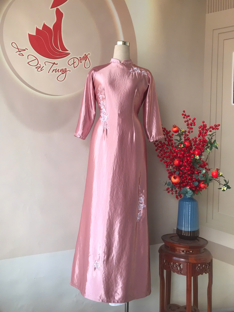 Áo dài chất Satin thêu tay thủ công màu hồng/ Áo dài Trung Đồng